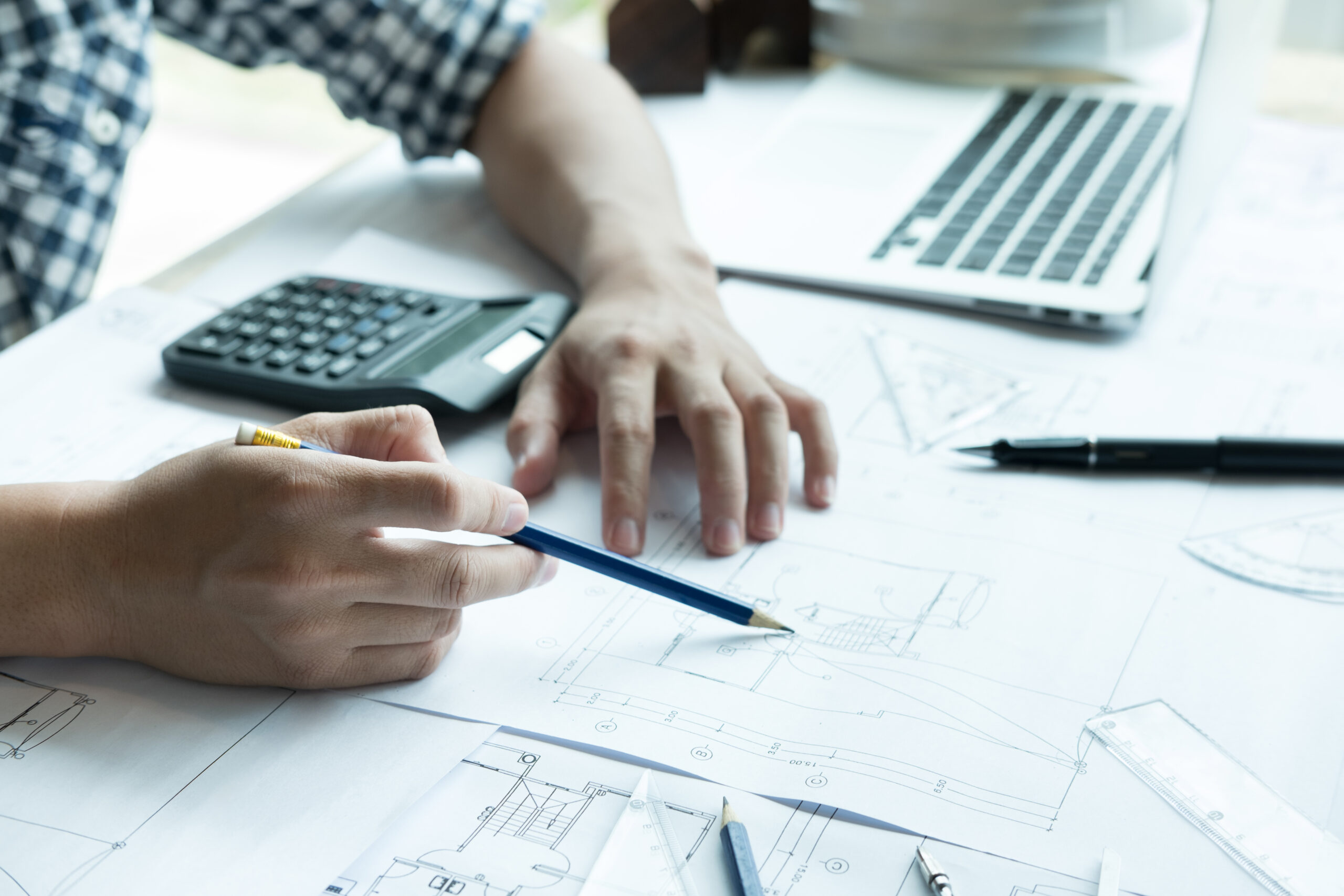 El grado de ingeniería informática, el único que aumenta en matrículas y en egresados en Asturias.